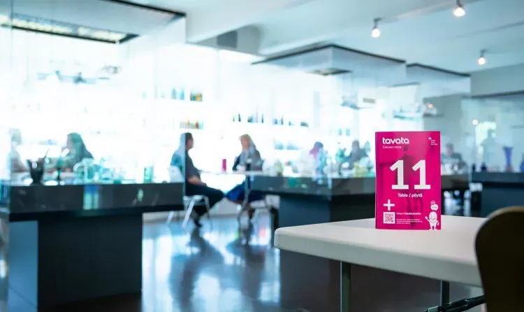 Tavatan pöytäkortti numero 11 pöydällä tilassa, jossa osallistujat tapaavat